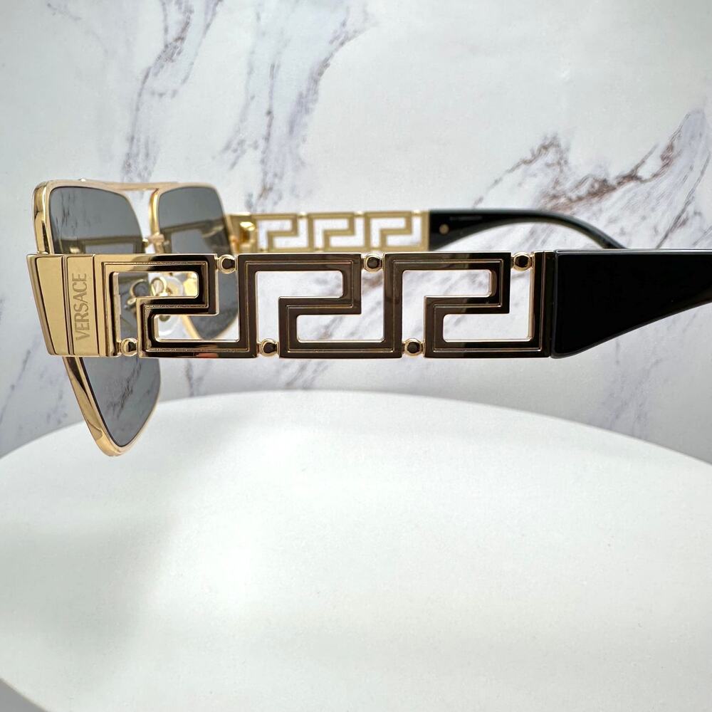 New VERSACE Sunglasses Gold Metal Greca Logo Rectangle Black Gray - Picture 12 of 16
